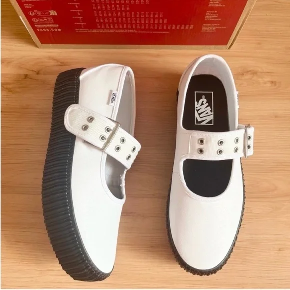Vans Mary Jane Creeper Shoe Women
10.0 US - Picture 8 of 12